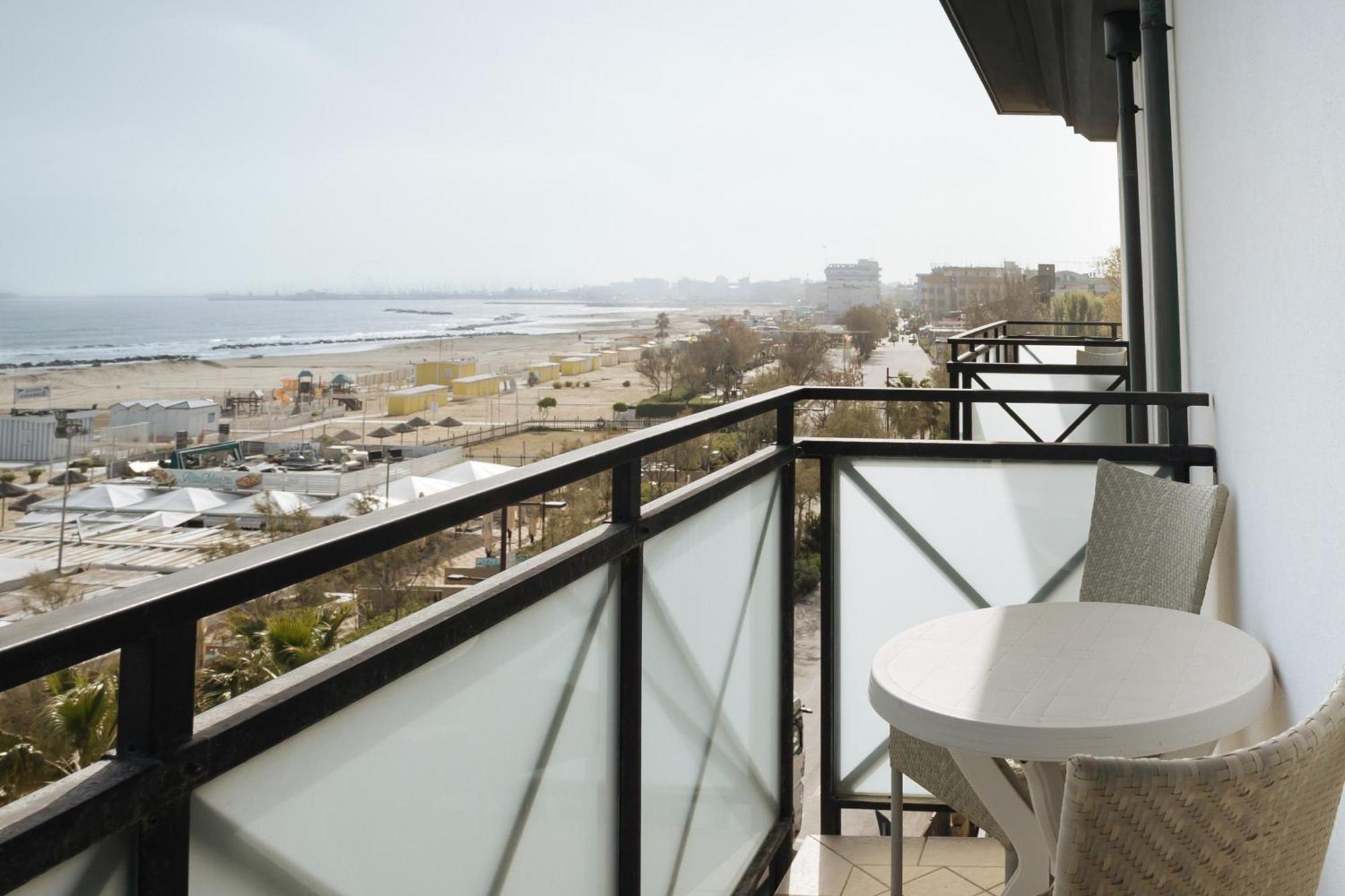 Gabbiano Apartments Rimini Luaran gambar