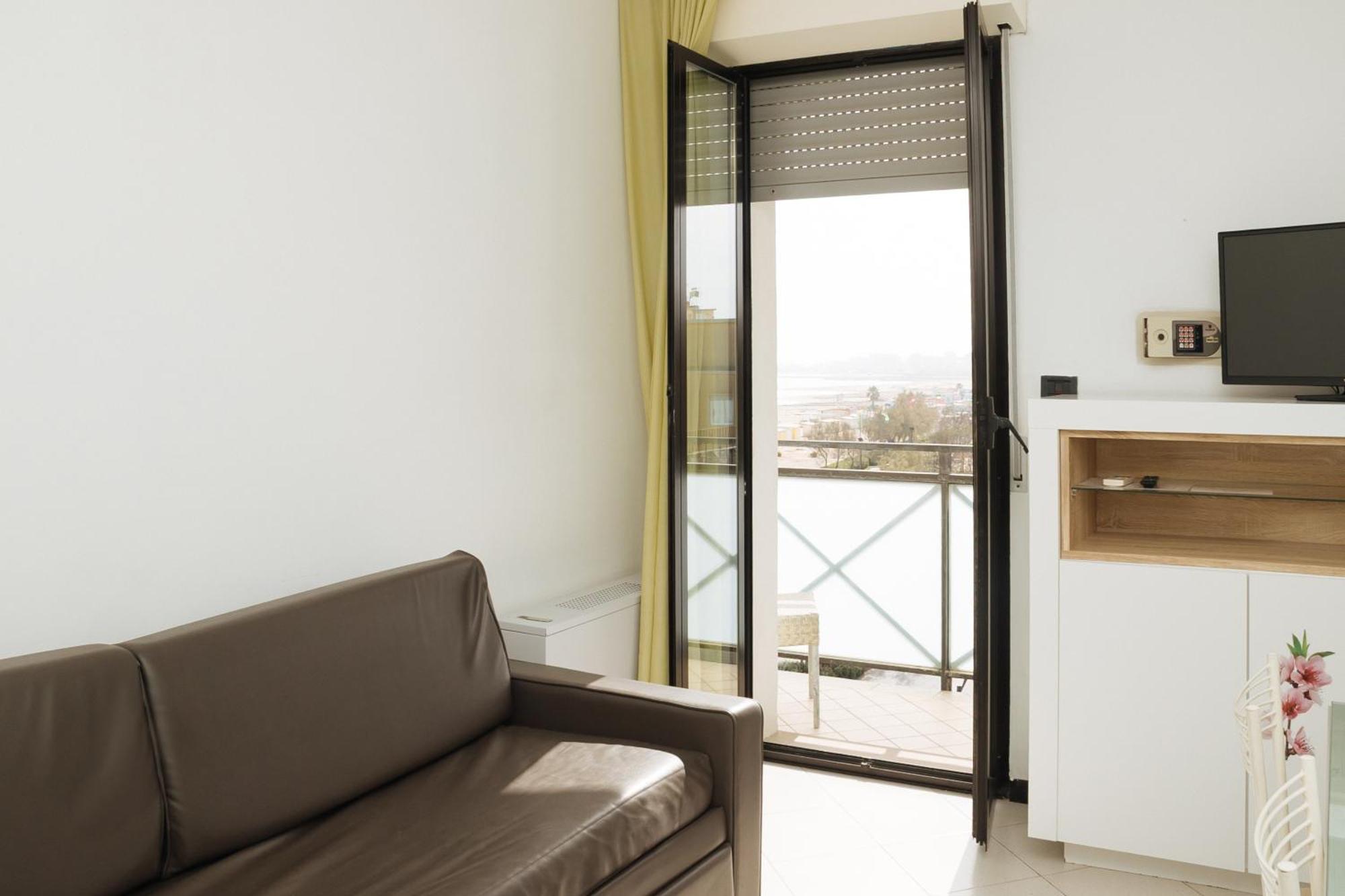 Gabbiano Apartments Rimini Luaran gambar